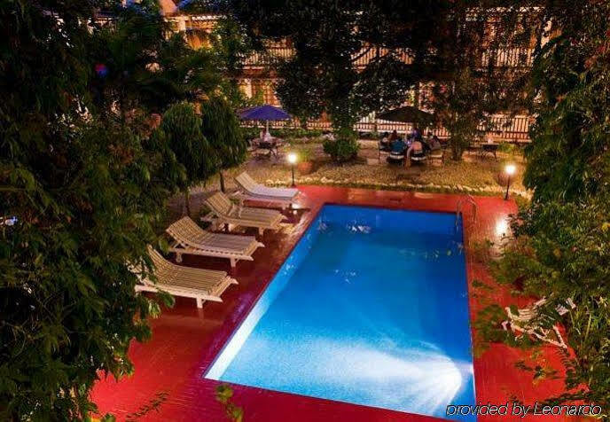 Protea Hotel By Marriott Dar Es Salaam Courtyard Exterior photo